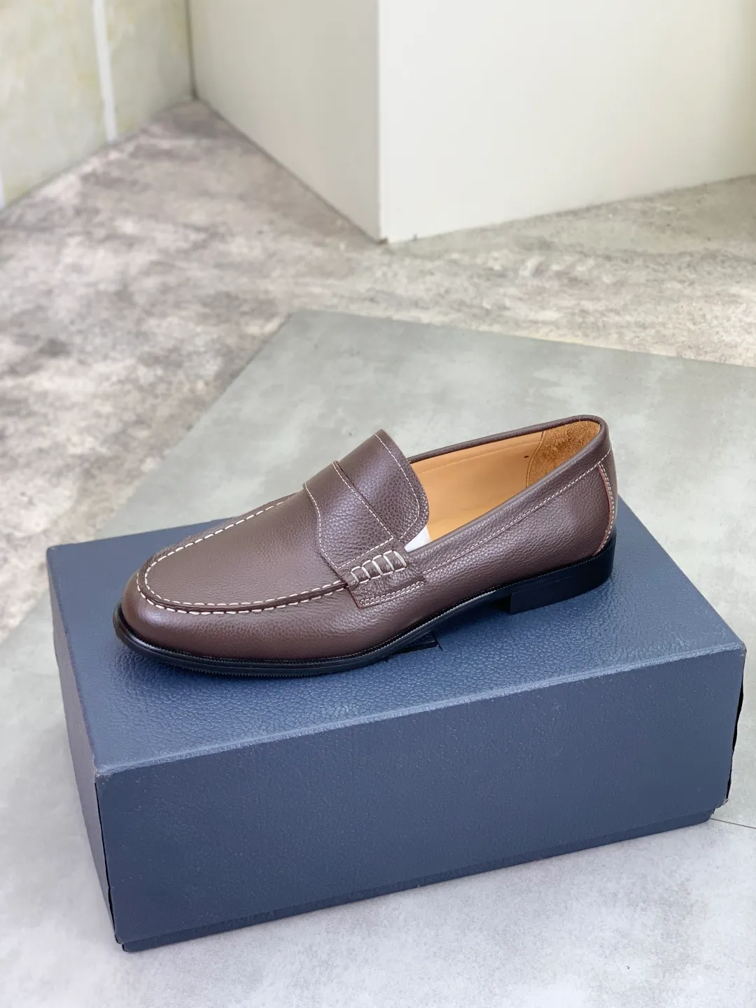 Men's men's shoes 💰P560 new style 💰high version 💎💎💎Dior original version! Top Italian purchasing agent! Men's business casual leather shoes, original imported pebbled calfskin upper, ultimate texture, gentlemanly style, imported water-dyed cowhide inside, top-quality original Italian rubber outsole, first-class workmanship, top quality! Size: 39-44 (45 customized) 3️⃣ colors available